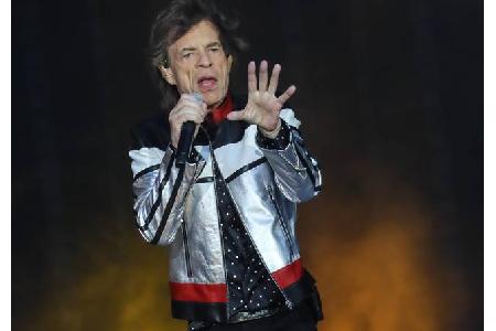 Die Rolling Stones waren 2006 an der Reihe. Dabei wurde Mick Jagger vorübergehend das Mikro runtergedreht, damit seine nicht...