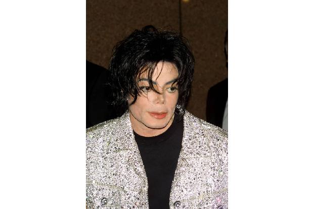 Michael Jackson hinterließ hunderte unveröffentlichter Songs. Ein Jahr nach seinem Tod erschien 2010 das erste posthume Albu...