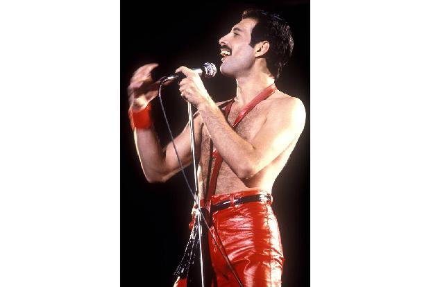 Die Zeit vor Freddie Mercurys Tod im Jahre 1991 war von hektischer Betriebsamkeit geprägt. Der Queen-Sänger wusste, dass ihm...