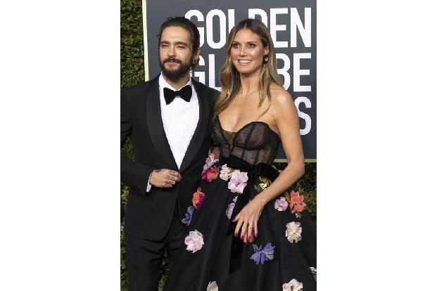 Es war DIE Weihnachtssensation: Auf Instagram verkündete Heidi Klum voller Freude ihre Verlobung mit Tom Kaulitz. Zu einem B... Es war DIE Weihnachtssensation: Auf Instagram verkündete Heidi Klum voller Freude ihre Verlobung mit Tom Kaulitz. Zu einem B...