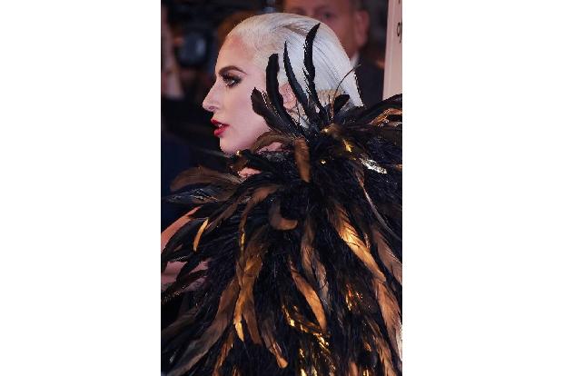 Keine Frage, Lady Gaga war der Star des Jahres schlechthin. Nicht nur präsentierte sie in 'A Star is Born' neue Songs, sonde... Keine Frage, Lady Gaga war der Star des Jahres schlechthin. Nicht nur präsentierte sie in 'A Star is Born' neue Songs, sonde...