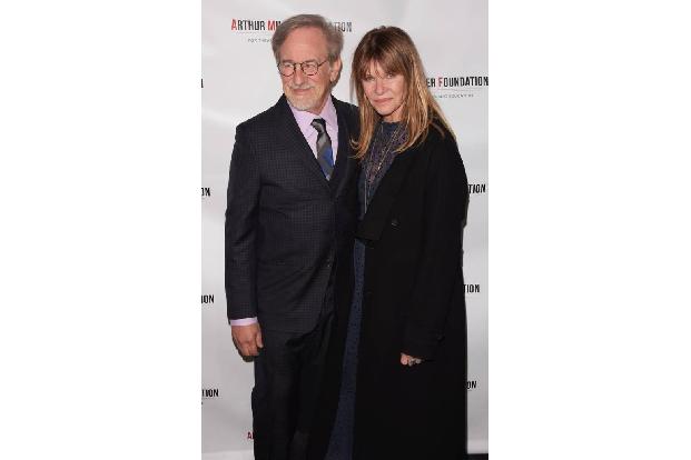 Bei Kate Capshaw und ihrem Mann Stephen Spielberg ist die Bude voll: Die beiden haben insgesamt sieben Kinder. Zwei davon, T...