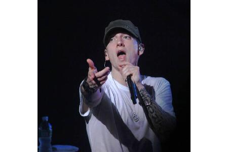 Er gitl eigentlich als Bad Boy, doch Eminem hat ein Herz für Kids. So kümmert er sich neben seiner eigenen Tochter Hailie Ja...