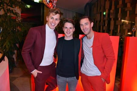 …die beiden Schauspieler Lukas Sauer und Marvin Linke mit TV-Makler Marcel Remus. Dieses Bild lässt Herzen höher schlagen! L...