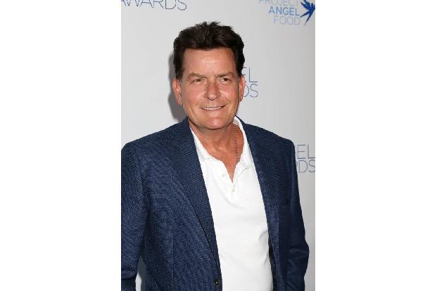 Charlie Sheen führt bekanntlich ein wildes Leben, aus dem er unlängst ein Geschäft gemacht hat. 2012 eröffnete er seine Bar ...