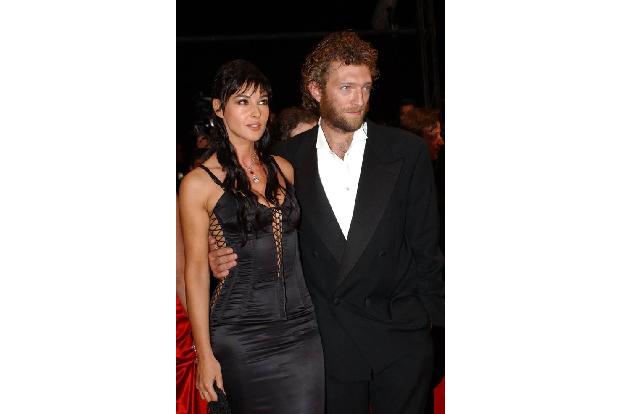 Bei den Dreharbeiten zu 'L'Appartement' lernte sie ihren zweiten Mann Vincent Cassel kennen. Seit 1999 ist Monica Bellucci m...