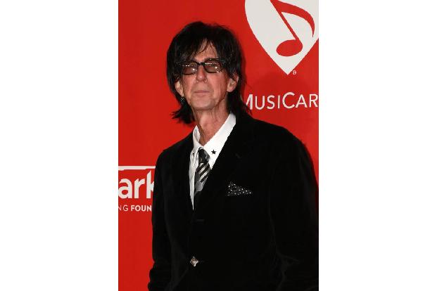 Ric Ocasek ist tot. Der Sänger wurde am Sonntag (15. September) in seiner New Yorker Wohnung tot... Ric Ocasek ist tot. Der Sänger wurde am Sonntag (15. September) in seiner New Yorker Wohnung tot...