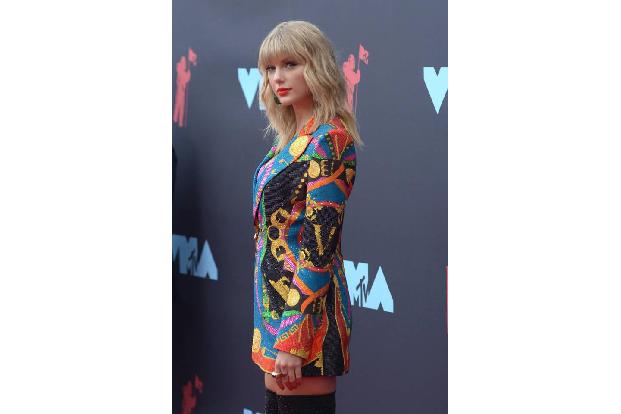 Taylor Swift hatte sich für ihre Fans einen anderen Trick überlegt: Interessierte Käufer mussten sich schon Wochen vor Verka...
