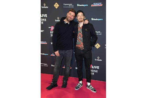 Rapper Casper, hier zu sehen mit seinem besten Kumpel Marteria, kaufte kurzerhand Tickets bei den Resellern selbst auf und v...