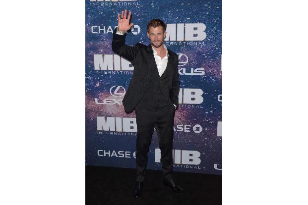 Wochenlang aß Chris Hemsworth nur rund 600 Kalorien am Tag. Damit bereitete er sich darauf vor, einen Schiffbrüchigen in 'Im...