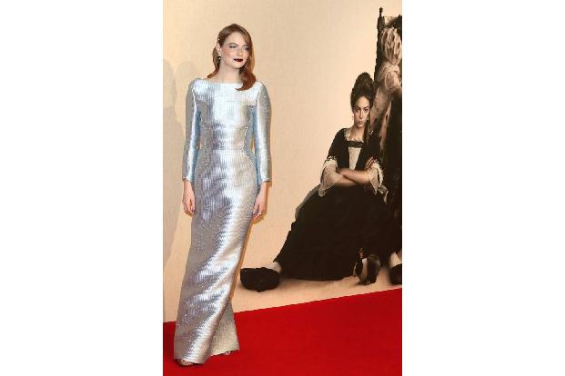 …Highlight ist, bewies Emma Stone schon 2018, als sie auf der Premiere von 'The Favourite' in London erschien. Ihr Kleid von...