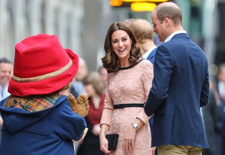 …gemeinsam mit Prinz William und dessen Frau, Herzogin Catherine gepostet. Dem Kanal Kensington Royal folgen satte 7,3 Milli...