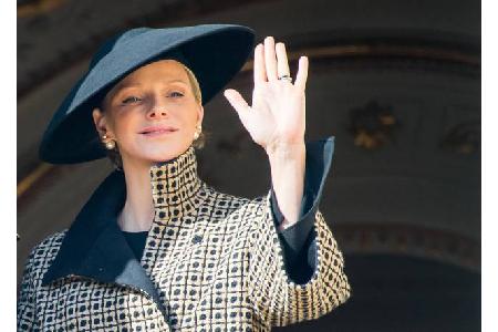 …Fürstin Charlène von Monaco bei offiziellen Anlässen oft aus wie von einem anderen Planeten – immer leicht distanziert und ...