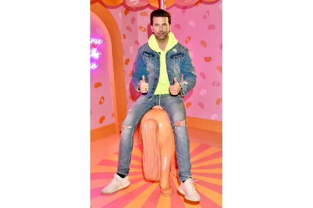 ...Jay Khan ging stattdessen auf das Jelly Belly Karussell, wie es genannt wird. Dort kann man nicht nur auf dem possierlich...