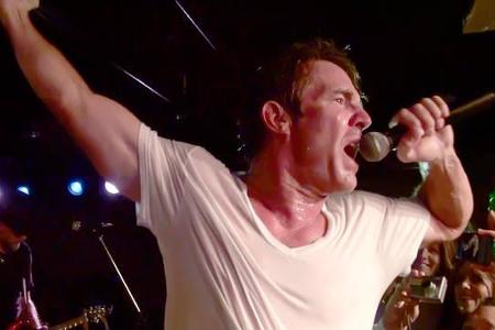 ...Dennis Quaid für komplett unabhängig. Wer Lust hat, den Schauspieler in Action zu erleben: Er spielt unter anderem in der...