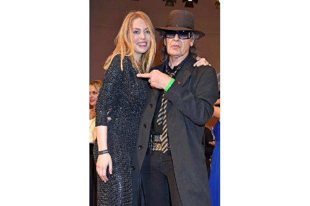...Udo Lindenberg ablichten, der als Überraschungsgast erschienen war, um eine Laudatio auf die Chefin seiner Plattenfirma z...