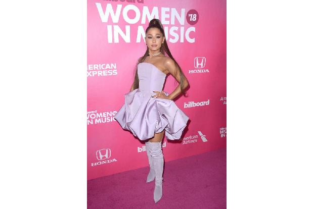 Viel ist bereits über Ariana Grande geschrieben worden, der australische Sänger Troye Sivan versucht es dennoch für die List...