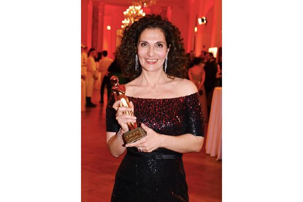 ...ROMY ist auch Proschat Madani, die Schauspielerin, die im Iran aufwuchs, und nun vor den Kameras in Wien und Berlin begei...