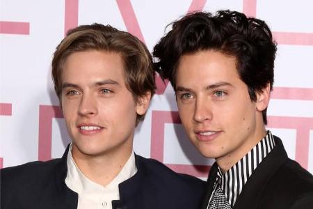 Dylan Sprouse (links) startete an der Seite von Zwillingsbruder Cole 2005 als Kinderstar durch. Doch anders als sein Bruder,...