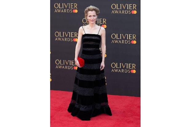 ...Gillian Anderson durfte sich derweil Hoffnungen für ihre Hauptrolle in 'All About Eve' machen, ging aber letztlich leer a...
