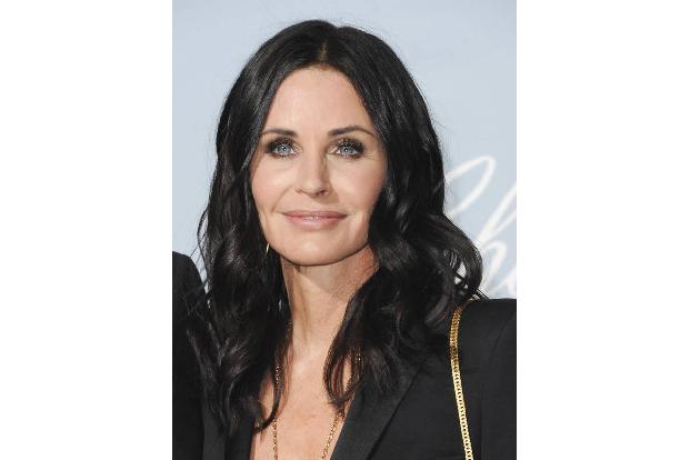 Bei Courteney Cox setzten die Symptome ein halbes Jahr nach der Geburt ihrer Tochter Coco ein. 