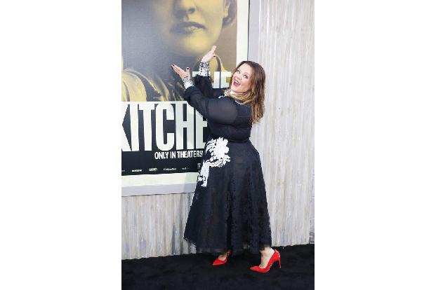 Im letzten Jahr begeisterte Melissa McCarthy mit einer ernsten Rolle in dem Biopic 'Can You Ever Forgive Me?'. Demnächst wir... Im letzten Jahr begeisterte Melissa McCarthy mit einer ernsten Rolle in dem Biopic 'Can You Ever Forgive Me?'. Demnächst wir...