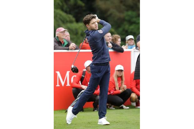 One-Direction-Star Niall Horan ist leidenschaftlicher Golfer. Sein Schwung sieht wirklich perfekt aus. Die Klamotten sind co... One-Direction-Star Niall Horan ist leidenschaftlicher Golfer. Sein Schwung sieht wirklich perfekt aus. Die Klamotten sind co...