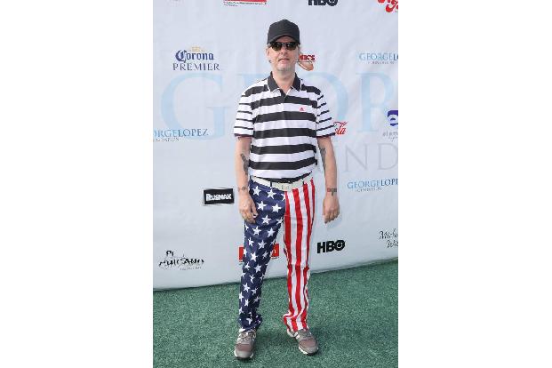 Beweis Nummer zwei: 'Alice and the Chains'-Rocker Jerry Cantrell. Vaterlandsliebe und ein schwingender Schläger passen eben ...