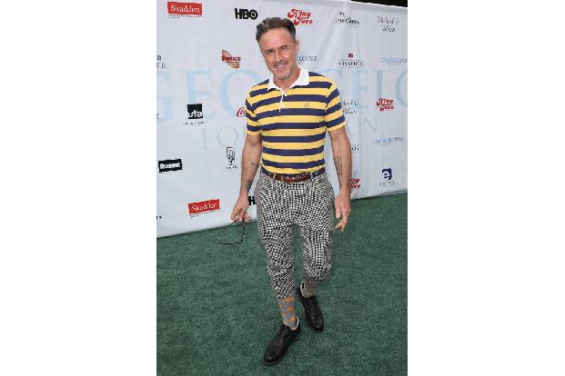 'Scream'-Star David Arquette setzt dem Ganzen die Krone auf. Nein, nicht wegen des BVB würdigen Shirts!