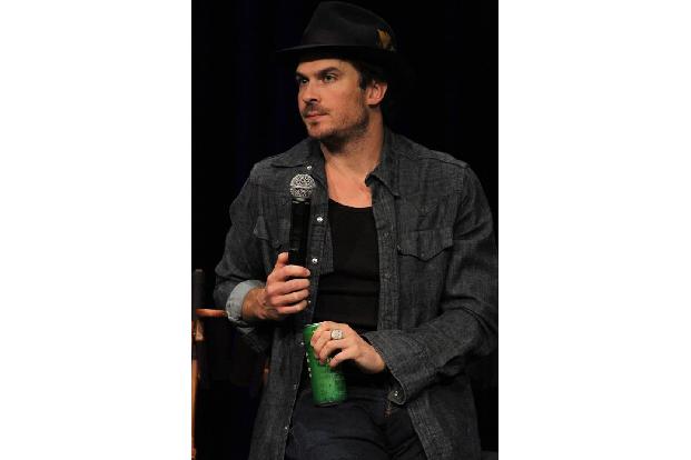 'Lost'-Star Ian Somerhalder nimmt seinen Kater Moke auch schon mal mit zur Arbeit.