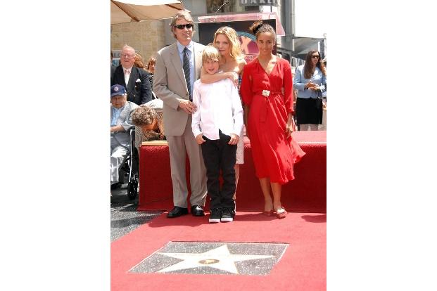 Michelle Pfeiffer gehört ohne Zweifel zu den Größten in Hollywood. Kein Wunder, dass Fans auf dem 'Walk of Fame' auch den St...