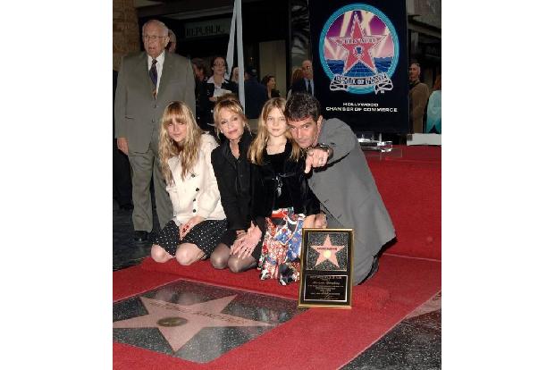 Lang ist es her: Bereits 2005 bekam Antonio Banderas seinen Stern in Los Angeles. Seine damalige Frau Melanie Griffith und d...