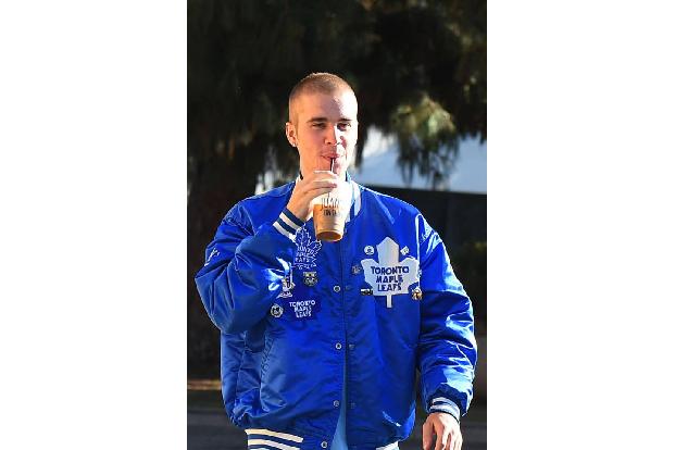 Justin Bieber hatte genug von den bissigen Kommentaren über seine damalige Freundin Sofia Richie und machte 2016 auf Instagr...