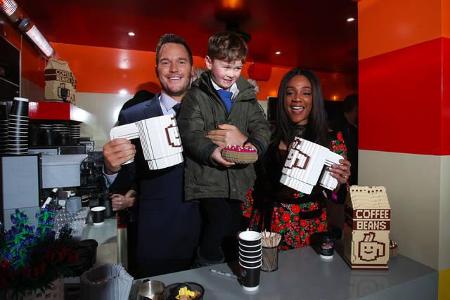 ...Londonern am bislang kältesten Morgen des Jahres frisch aufgebrühten Kaffee. Während es die Heißgetränke umsonst gab, wur...