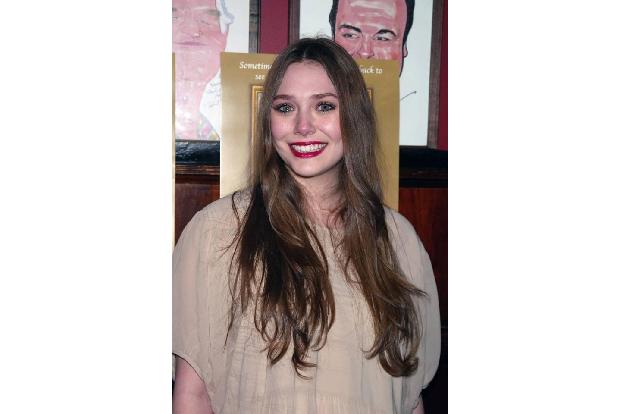 ...begann ihr Stern zu steigen, als der Stern von Mary-Kate und Ashley allmählich sank. Die beiden versuchten sich als Desig...