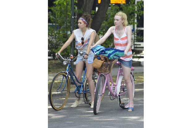 ...der Beginn einer vielversprechenden Karriere. Ein Jahr nach 'Martha Marcy May Marlene', 2012, stand sie dann mit Dakota F...