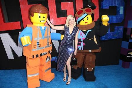 ...gehört auch Lego-Frau Lucy zu den gefeierten Helden des Films. Gesprochen wird die animierte Figur von Elizabeth Banks. A...