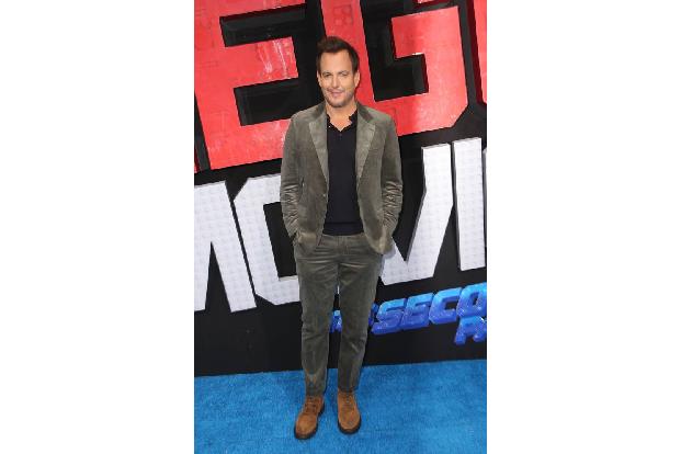 ...mit dabei ist Will Arnett, der in 'The LEGO Batman Movie' die Hauptrolle synchronisierte. Der Lego-Fledermausmann versuch...