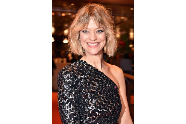 ...auch Schauspielerin Heike Makatsch in einem grauen Kleid, das ihr ganz hervorragend stand. Dabei stehen die aufregendsten...