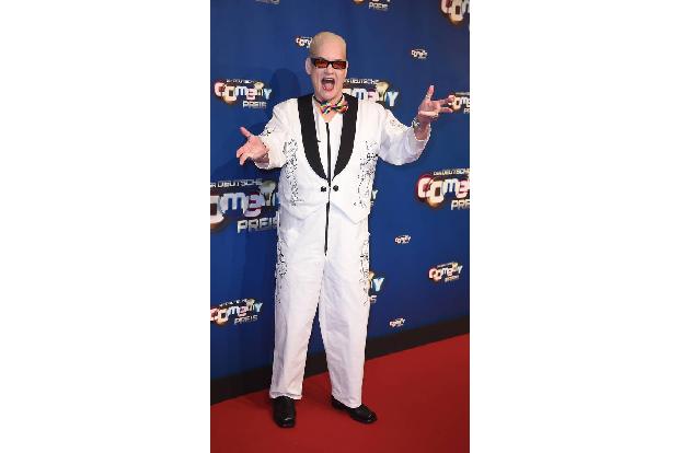 …tingelt Hella durch Comedy-Shows und mischt die Szene ordentlich auf. 'Genial daneben: Die Comedy Arena', 'Blond am Freitag...