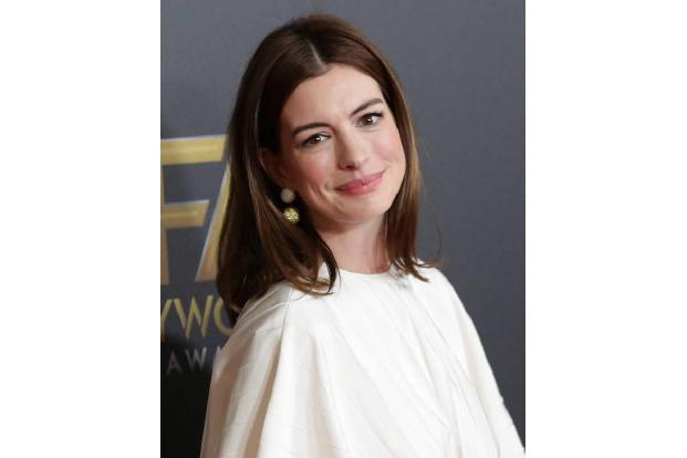 Und auch die 'Im Netz der Versuchung'-Schauspielerin Anne Hathaway, die 2001 durch ihre Rolle in 'Plötzlich Prinzessin' zum ...