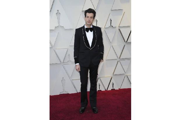 Was Mark Ronson anfasst, wird ohnehin zu Gold. Und 'Uptown Funk' war ein riesiger internationaler Hit. Kein Wunder, dass das...