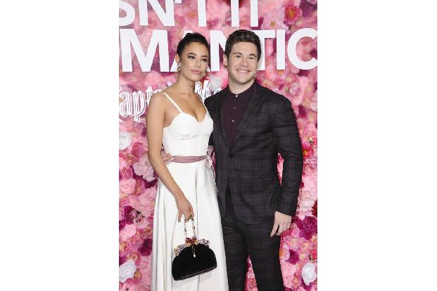 Adam DeVine, der im Film die zweite männliche Hauptrolle spielt, ließ es sich derweil nicht nehmen, so kurz vorm Valentinsta...