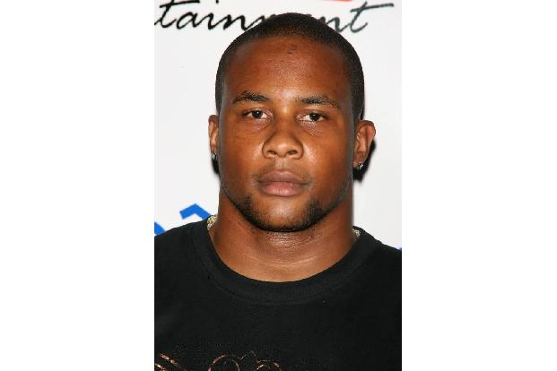 ...Hochzeit mit Lamar Odom 2009 war Khloé für ein paar Monate mit dem Football-Spieler Derrick Ward zusammen. Damit hat die ...