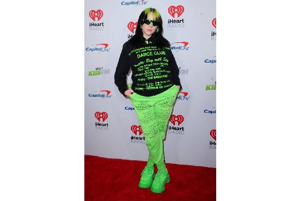 2019 war das Jahr von Billie Eilish. Die Newcomerin sammelte bereits zahlreiche Awards und ist fleißig am touren, dennoch ha... 2019 war das Jahr von Billie Eilish. Die Newcomerin sammelte bereits zahlreiche Awards und ist fleißig am touren, dennoch ha...