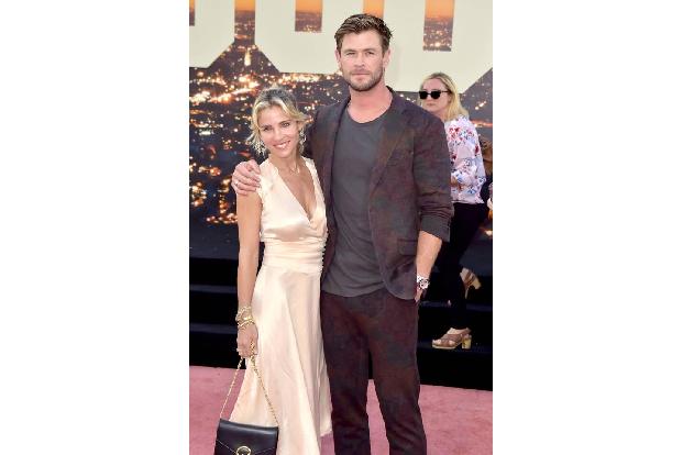 Chris Hemsworth zelebrierte seine Mutter und seine Frau, mit der er drei Kinder hat, auf Instagram mit einem Foto der drei. ...