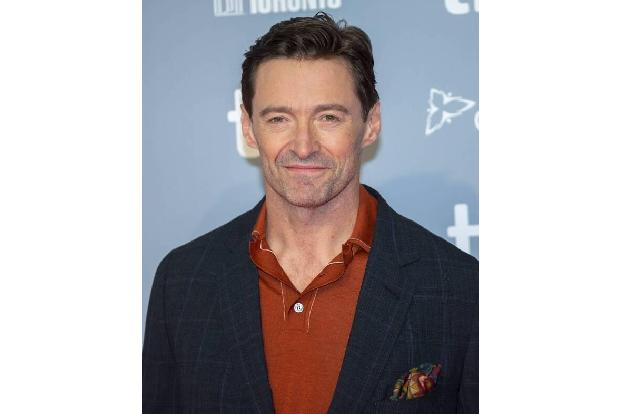 Hugh Jackman verriet, dass er die freie Zeit jetzt nutzt, eine ganze Menge Stoff zu sehen, den er verpasst hatte. Ganz beson...