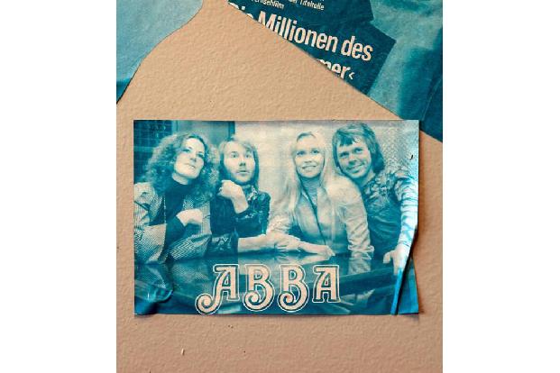 Abba war lange Zeit die erfolgreichste Band der Welt, ist noch heute Kult. Doch eine Band aus zwei Ehepaaren birgt ihre eige...