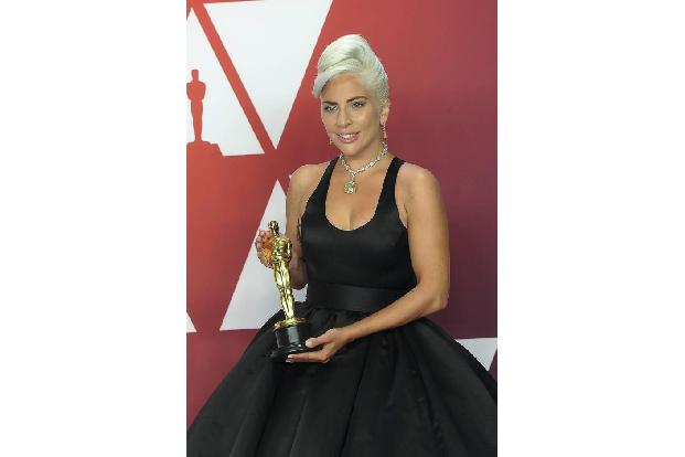 Im gleichen Zeitraum wie Millie Bobby Brown verkündete auch Lady Gaga den Launch ihrer eigenen Beauty-Marke, Haus Laboratori...
