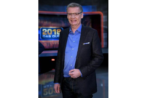 Auch unter den deutschen Stars gibt es einige, die Kinder adoptiert haben. Dazu gehört Günther Jauch, der mit seiner Frau zw...